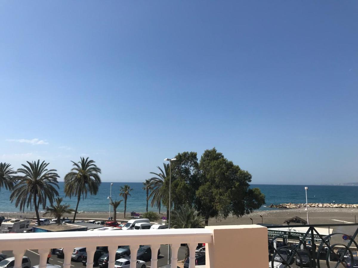 Soek Pedregalejo Seafront Holidays Homes Малага Екстер'єр фото